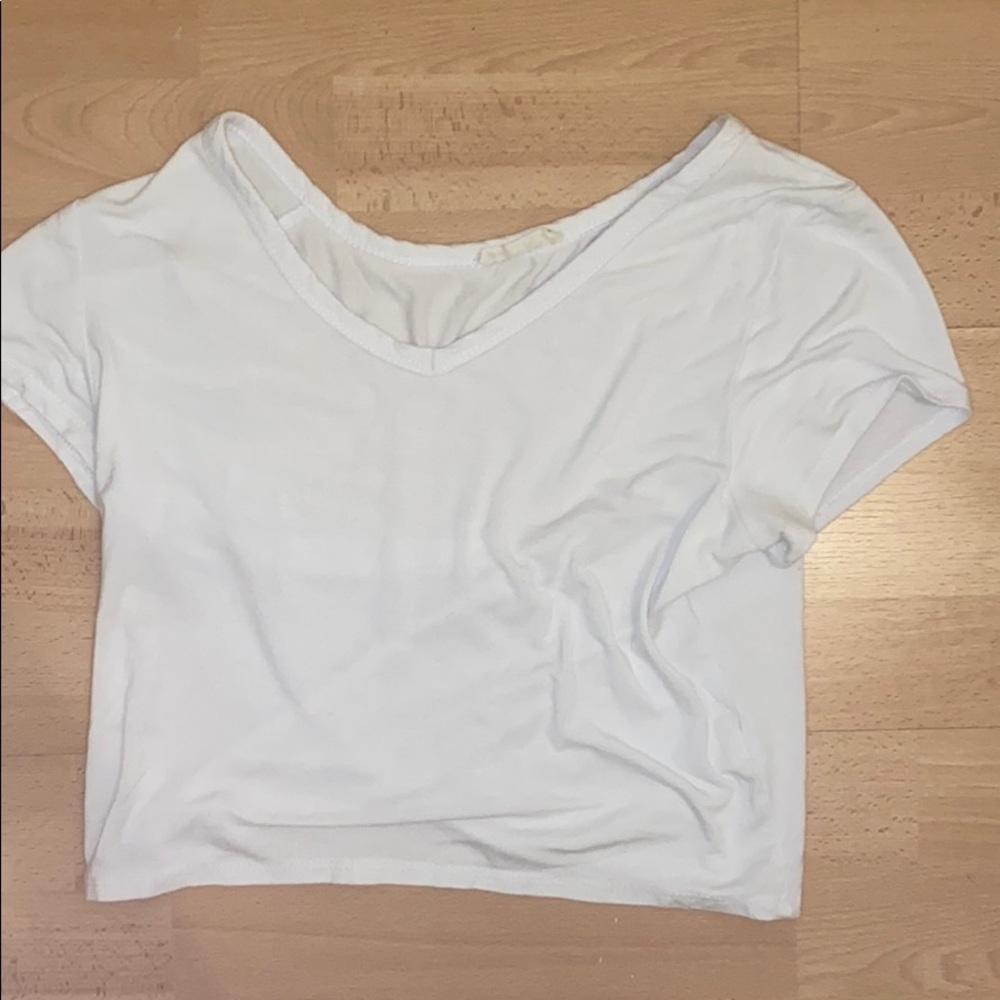 white short sleeve shirt